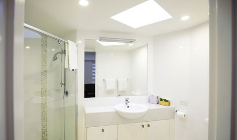 Ocean Breeze Resort - Accommodation 4U 25