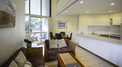 Ocean Breeze Resort - Accommodation 4U 38