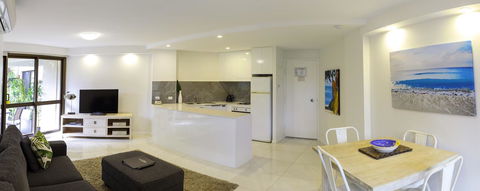 Ocean Breeze Resort - Accommodation 4U 12