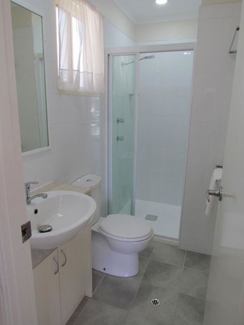 Alex Beach Cabins And Tourist Park - Accommodation 4U 37