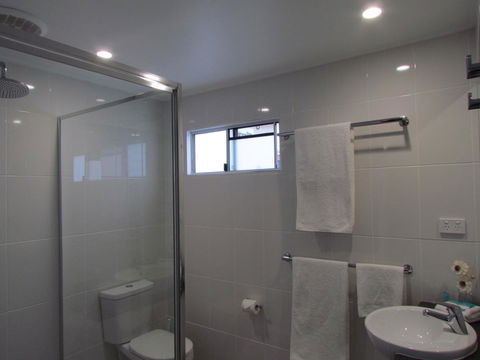 Alex Beach Cabins And Tourist Park - Accommodation 4U 1