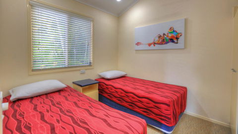 Alex Beach Cabins And Tourist Park - Accommodation 4U 12