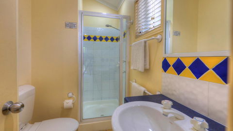 Alex Beach Cabins And Tourist Park - Accommodation 4U 3