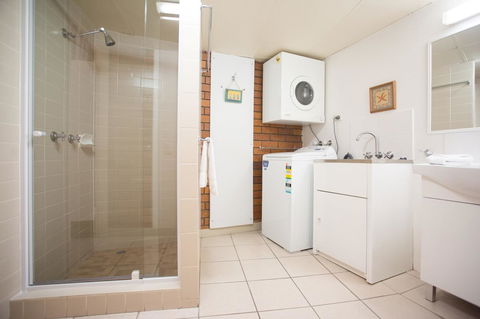 Northpoint Holiday Apartments - Accommodation 4U 23