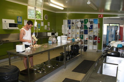Nomads Airlie Beach - Accommodation 4U 12
