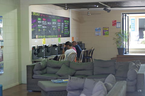 Nomads Airlie Beach - Accommodation 4U 25