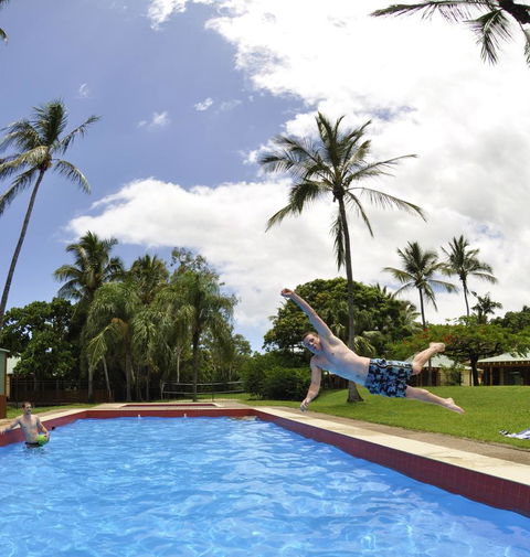 Nomads Airlie Beach - Accommodation 4U 24