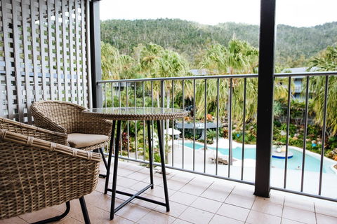 Mantra Club Croc - Accommodation 4U 10