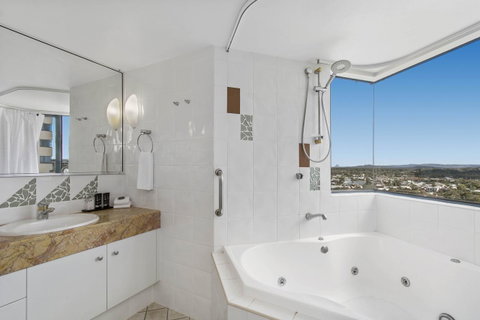 Mantra Mooloolaba Beach - Accommodation 4U 24