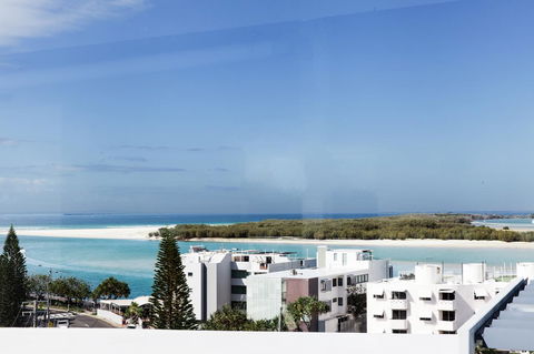 Ocean Views Resort Caloundra - Accommodation 4U 8