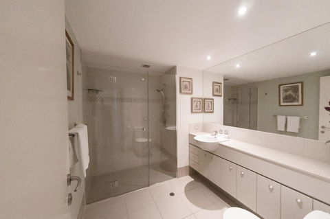 Ocean Views Resort Caloundra - Accommodation 4U 20