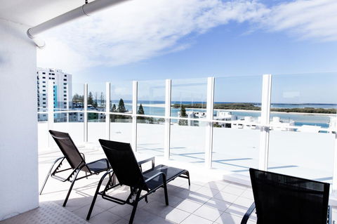 Ocean Views Resort Caloundra - Accommodation 4U 6