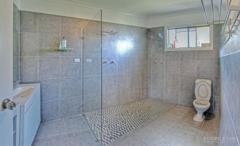 KiteSurf 1770 Beach House - Accommodation 4U 3
