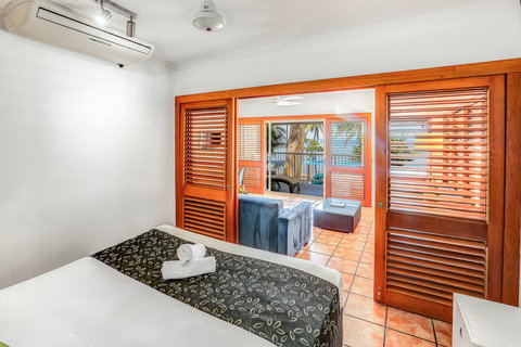 Paradise On The Beach Resort - Accommodation 4U 10