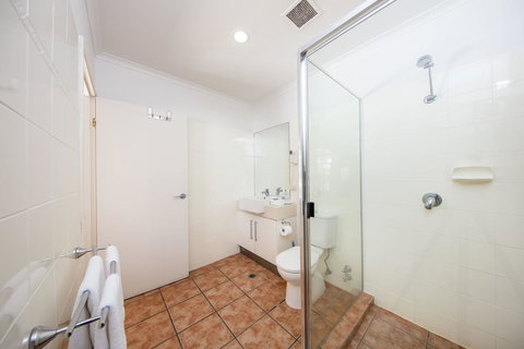 Paradise On The Beach Resort - Accommodation 4U 18