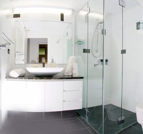 Poinciana 112 - Accommodation 4U 7