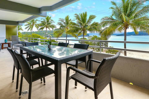 Frangipani 104 - Hamilton Island - Accommodation 4U 0