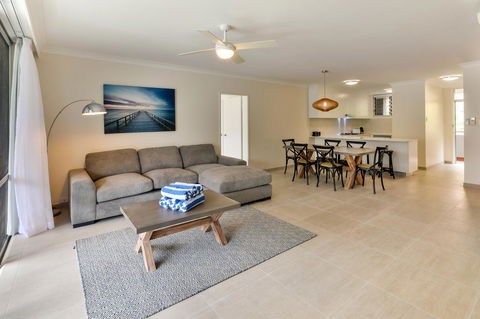 Frangipani 104 - Hamilton Island - Accommodation 4U 4