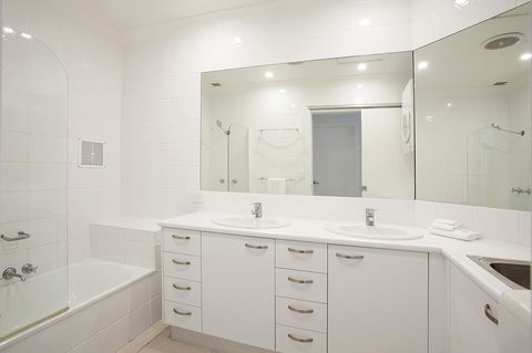 Noosa Shores Resort - Accommodation 4U 1