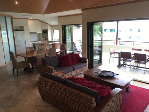Bella Casa Noosa - Accommodation 4U 35