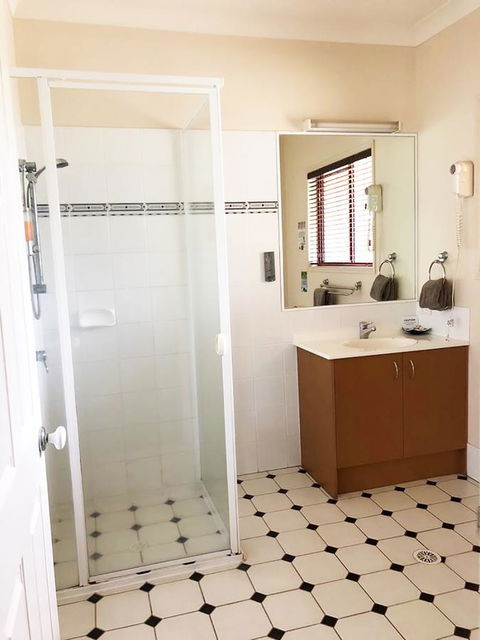 The Bearded Dragon Boutique Hotel - Accommodation 4U 12