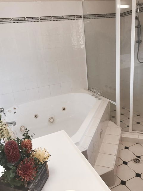 The Bearded Dragon Boutique Hotel - Accommodation 4U 44