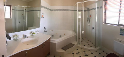 The Bearded Dragon Boutique Hotel - Accommodation 4U 5