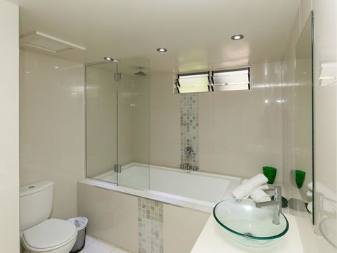 Beach Lodges - Accommodation 4U 12