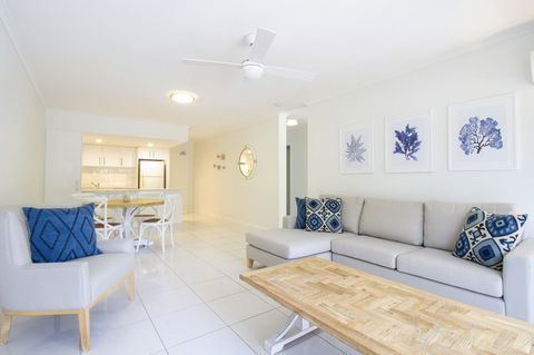 The White House Port Douglas - Accommodation 4U 5