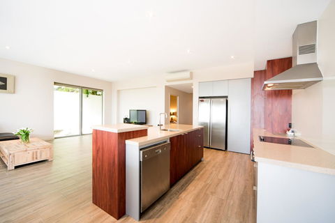 Whitsunday Reflections - Accommodation 4U 6