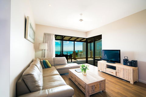 Whitsunday Reflections - Accommodation 4U 12