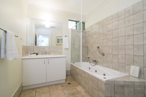 The Port Douglas Queenslander - Accommodation 4U 13