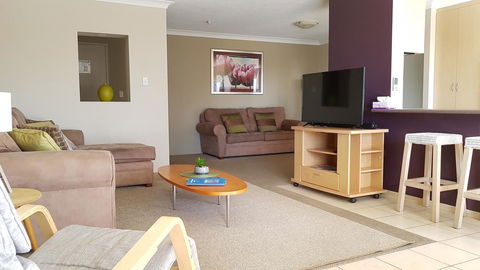 Surfers Chalet - Accommodation 4U 18