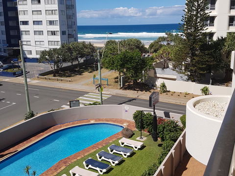 Surfers Chalet - Accommodation 4U 14