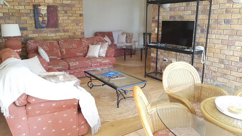 Surfers Chalet - Accommodation 4U 24