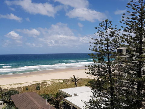 Surfers Chalet - Accommodation 4U 35