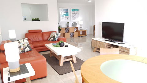 Surfers Chalet - Accommodation 4U 16