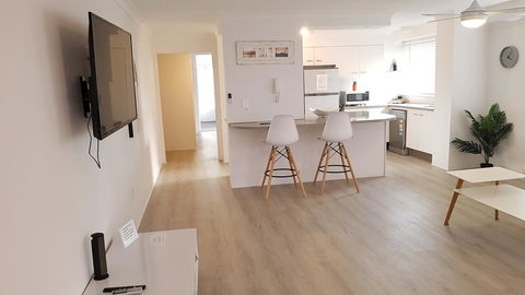 Surfers Chalet - Accommodation 4U 10