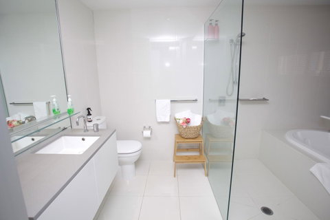 Circle Luxury Holidays - Accommodation 4U 6