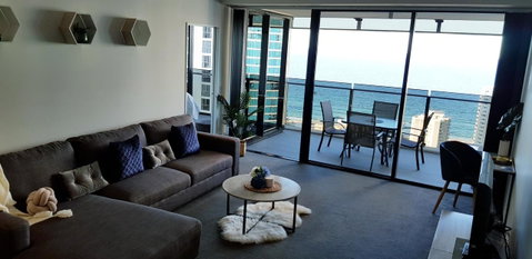 Circle Luxury Holidays - Accommodation 4U 14
