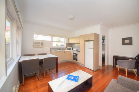 Backpackers In Paradise 18-35 Hostel - Accommodation 4U 11
