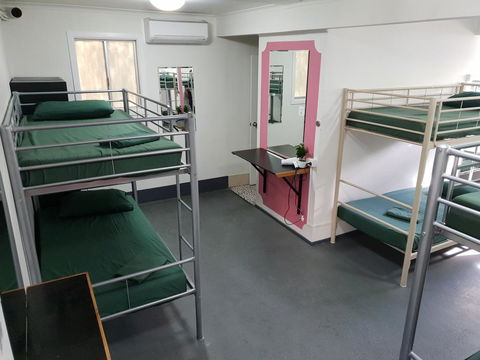 Backpackers In Paradise 18-35 Hostel - Accommodation 4U 10