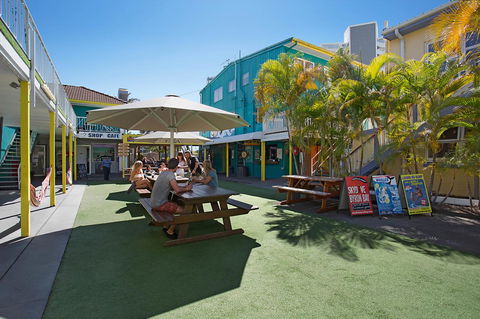 Backpackers In Paradise 18-35 Hostel - Accommodation 4U 15