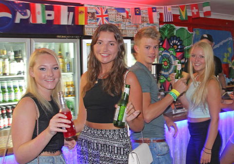 Backpackers In Paradise 18-35 Hostel - Accommodation 4U 8
