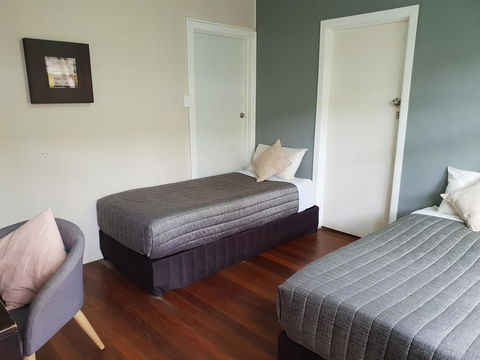 Backpackers In Paradise 18-35 Hostel - Accommodation 4U 5