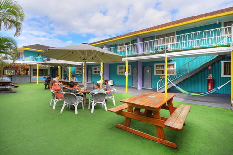 Backpackers In Paradise 18-35 Hostel - Accommodation 4U 2