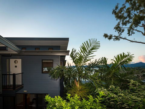 Shorelines - Accommodation 4U 25