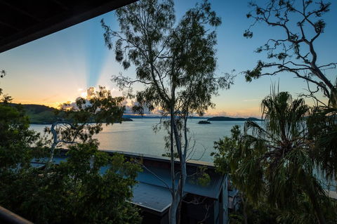 Shorelines - Accommodation 4U 31