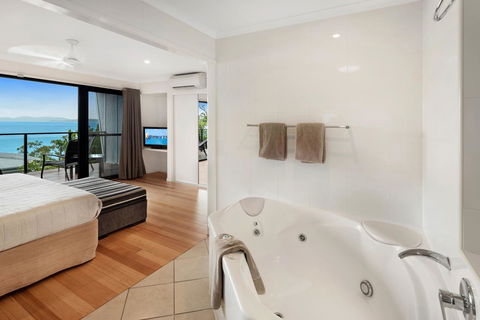 Shorelines - Accommodation 4U 2