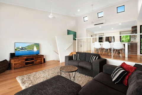 Shorelines - Accommodation 4U 11